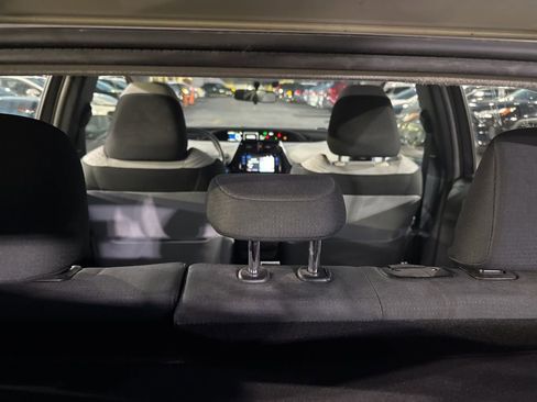 Used 2016 Toyota Prius Three image 9
