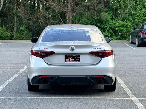 Used 2019 Alfa Romeo Giulia Ti image 5