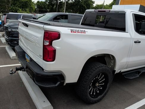 Used 2019 Chevrolet Silverado 1500 LT Trail Boss AWD/4WD image 3