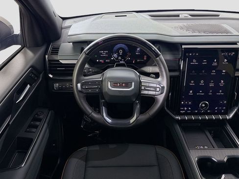 Used 2025 GMC Acadia AT4 w/ Super Cruise Package image 24