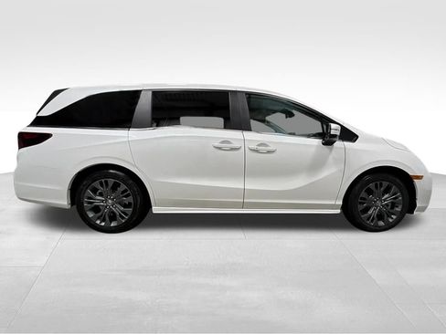 New 2026 Honda Odyssey Touring image 8