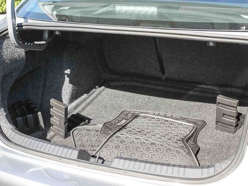 Used 2025 Volkswagen Jetta SE w/ Black Wheel Package image 26