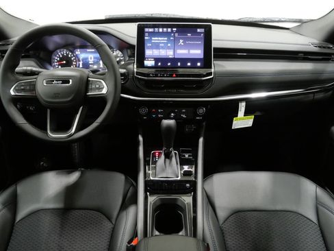 New 2026 Jeep Compass Latitude image 10