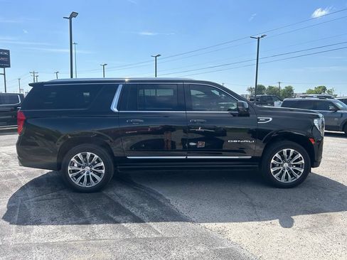 Used 2023 GMC Yukon XL Denali w/ Denali Reserve Package RWD image 6