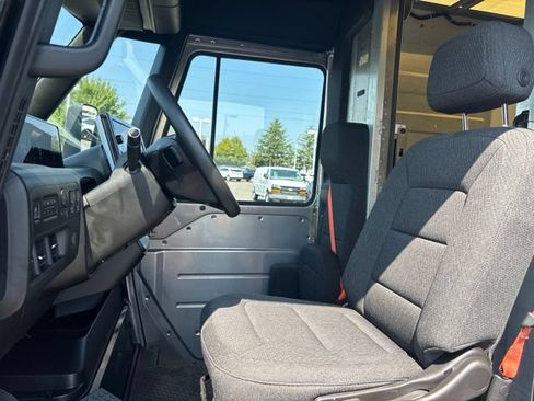 Used 2023 Chevrolet Brightdrop 600 w/ Active Safety Package 2 AWD/4WD image 9