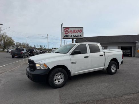 Used 2014 RAM 1500 4x4 Crew Cab w/ Remote Start & Security Group image 1
