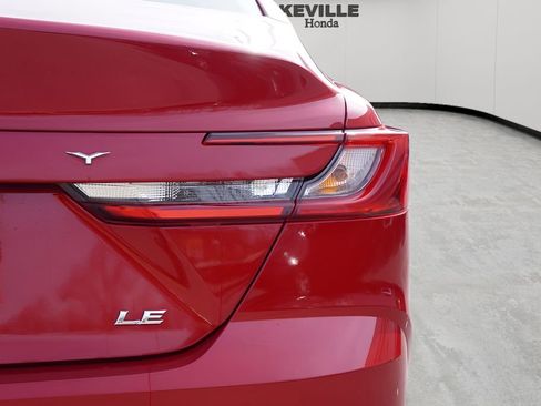 Used 2025 Toyota Camry LE image 7