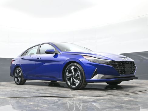 Used 2023 Hyundai Elantra Limited image 38