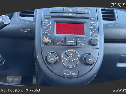 Used 2013 Kia Soul FWD image 41