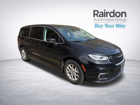 Used 2023 Chrysler Pacifica Touring-L image 1