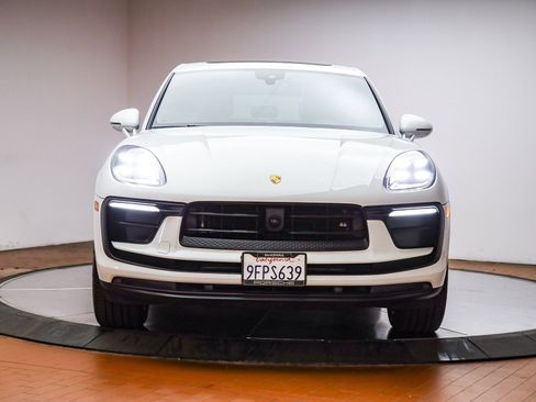 Used 2023 Porsche Macan image 13