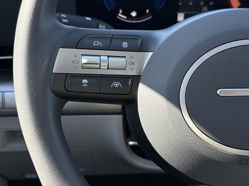 New 2026 Hyundai Kona SE image 6