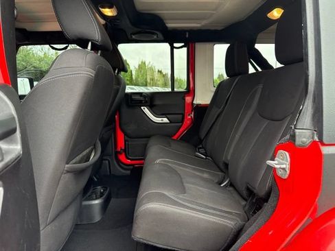 Used 2013 Jeep Wrangler Unlimited Sahara AWD/4WD image 20