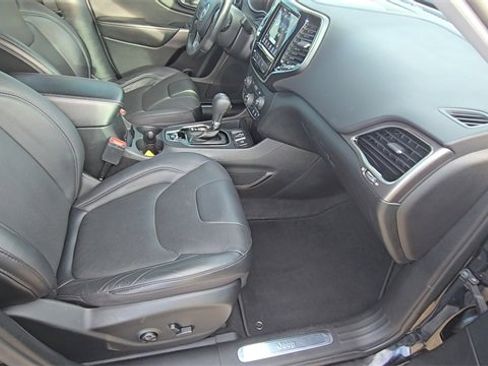 Used 2021 Jeep Cherokee Limited image 30