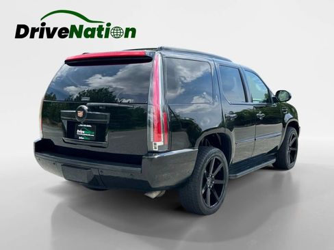 Used 2013 Cadillac Escalade Luxury AWD/4WD image 5
