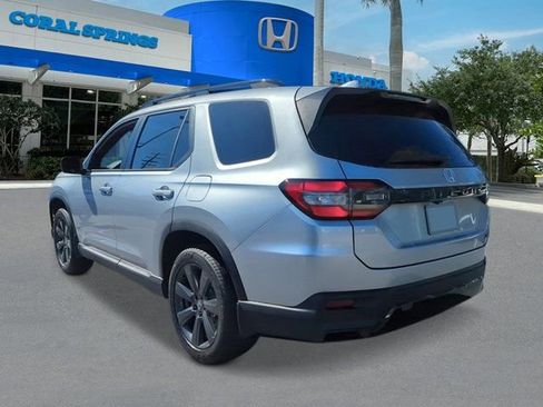 New 2026 Honda Pilot Sport image 3