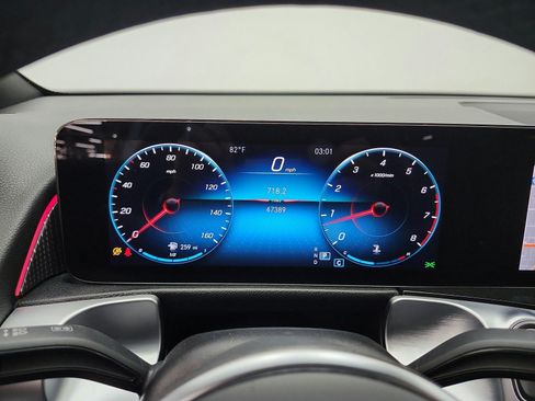 Used 2022 Mercedes-Benz GLB 250 image 10