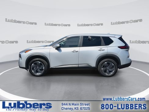 Used 2025 Nissan Rogue SV image 5