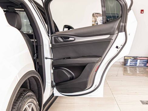 New 2025 Alfa Romeo Stelvio Sprint image 40