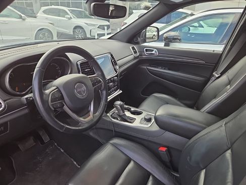 Used 2019 Jeep Grand Cherokee Limited AWD/4WD image 11