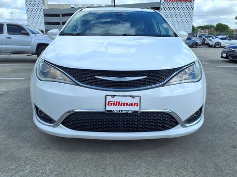 Used 2018 Chrysler Pacifica Touring-L image 21