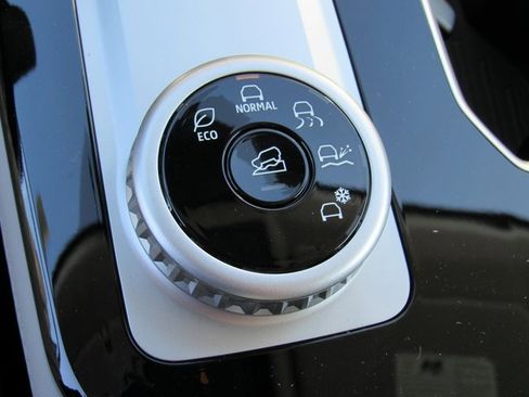 New 2025 Mitsubishi Outlander SE image 20