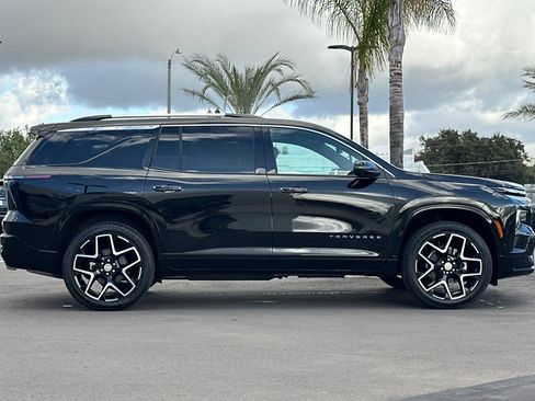 New 2026 Chevrolet Traverse High Country image 3