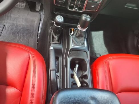 Used 2023 Jeep Wrangler Unlimited Sport AWD/4WD image 13