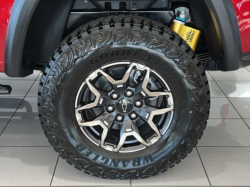 New 2026 Chevrolet Colorado ZR2 w/ Technology Package image 8