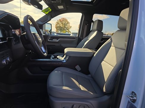 New 2026 GMC Sierra 2500 SLT w/ SLT Convenience Package image 11