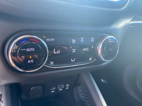 Used 2022 Chevrolet TrailBlazer LT w/ Convenience Package FWD image 27