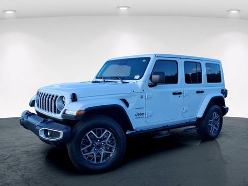 Used 2024 Jeep Wrangler Unlimited Sahara w/ Technology Group AWD/4WD image 2
