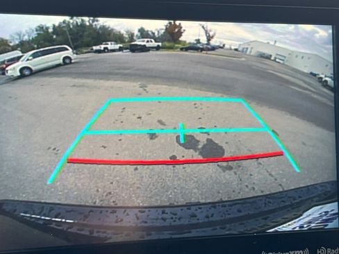 Used 2020 Toyota Highlander XLE image 16