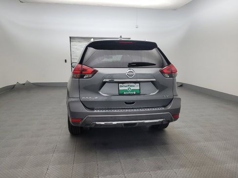Used 2017 Nissan Rogue SV image 6