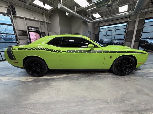 Used 2015 Dodge Challenger R/T Scat Pack w/ Scat Pack Appearance Package image 28