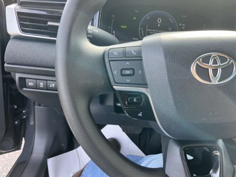 Used 2026 Toyota Camry LE FWD image 19