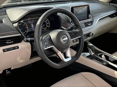 Certified 2024 Nissan Altima 2.5 SV image 17