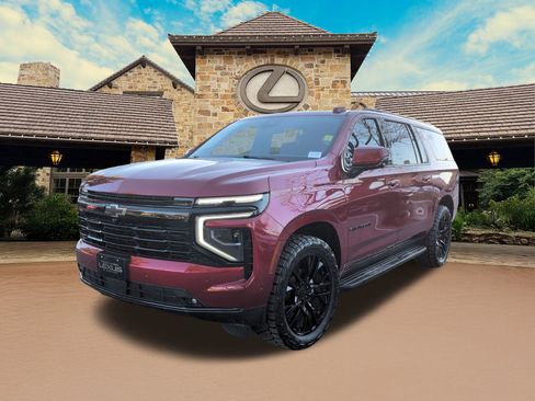 Used 2025 Chevrolet Suburban RST w/ Comfort Package image 7