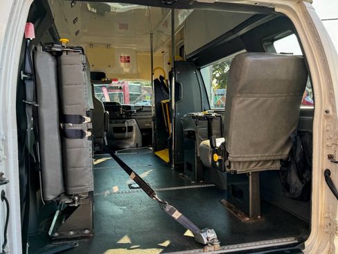 Used 2011 Ford E-350 and Econoline 350 Extended Super Duty w/ PWR Group image 22