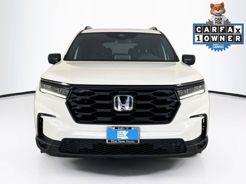 Used 2025 Honda Pilot Sport image 2