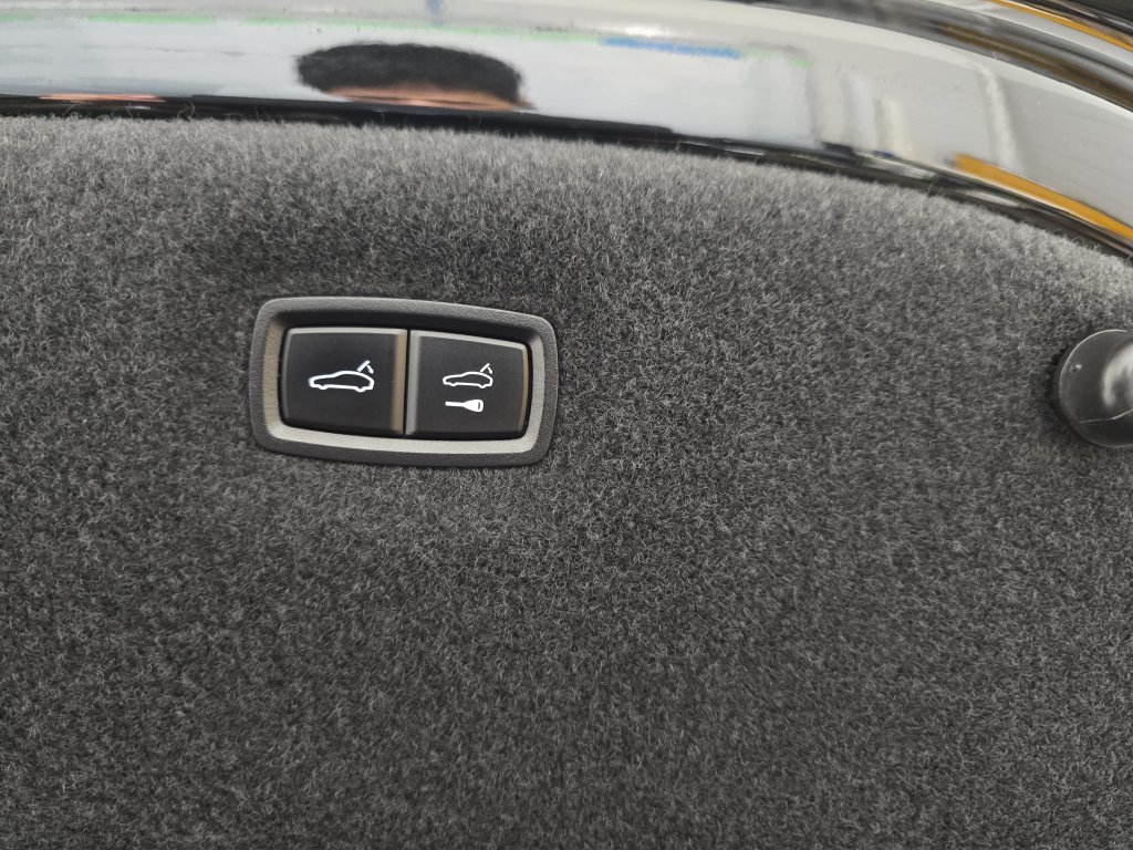 Used 2024 Audi RS e-tron GT w/ Carbon Performance Package AWD/4WD image 16