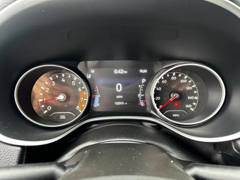 Used 2018 Jeep Compass Limited AWD/4WD image 12