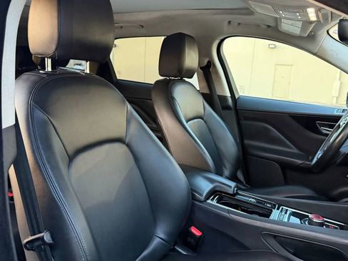 Used 2019 Jaguar F-PACE AWD/4WD image 18