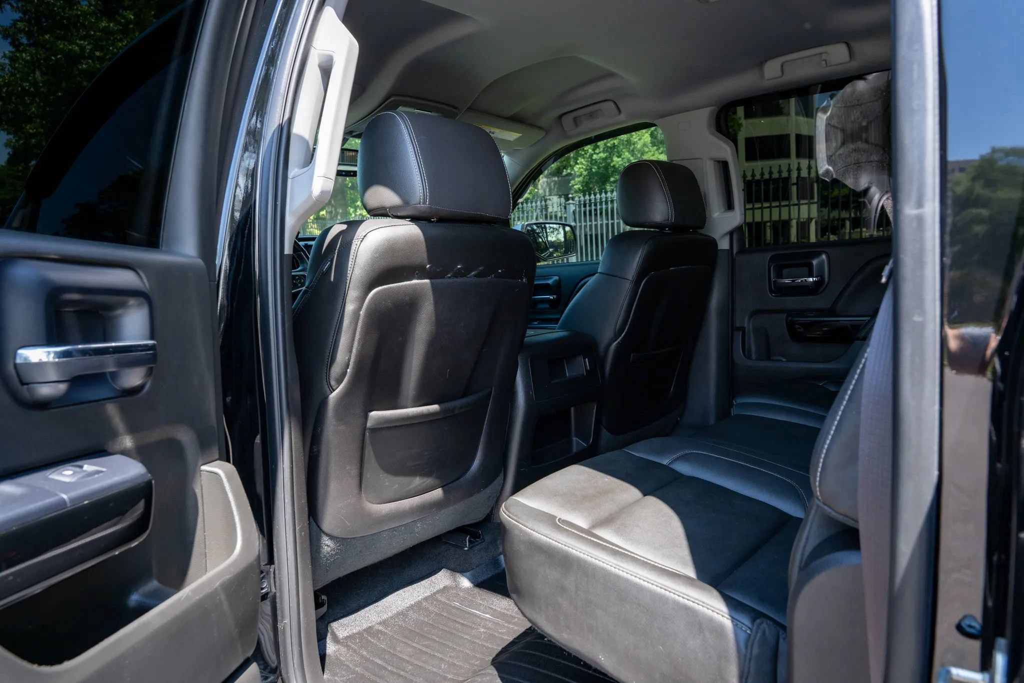 Used 2014 GMC Sierra 1500 SLT w/ SLT Preferred Package AWD/4WD image 12