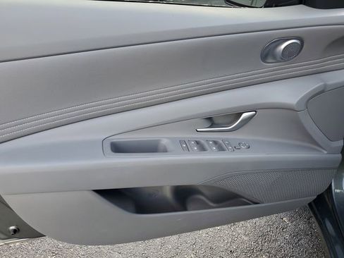 Certified 2025 Hyundai Elantra Sport image 9