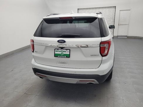 Used 2017 Ford Explorer XLT w/ Equipment Group 201A FWD image 7