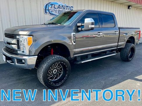 Used 2017 Ford F250 XLT w/ XLT Premium Package image 1
