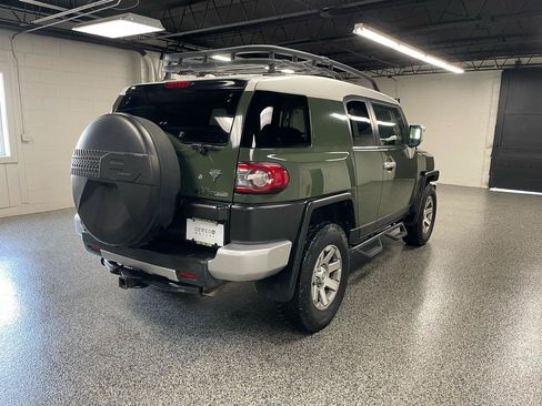 Used 2014 Toyota FJ Cruiser 4WD w/ Convenience Package image 6
