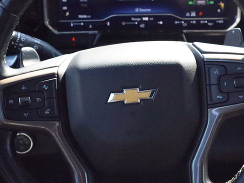 Used 2022 Chevrolet Silverado 1500 High Country w/ Technology Package image 9