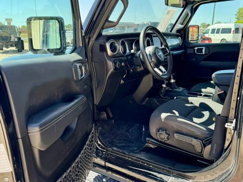 Used 2023 Jeep Gladiator Overland AWD/4WD image 9